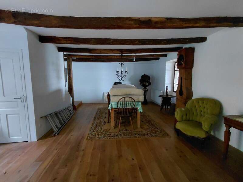 Bien d’exception – Corps de ferme sur 35 hectares avec vue dominante sur la vallée du Lot - photo 7