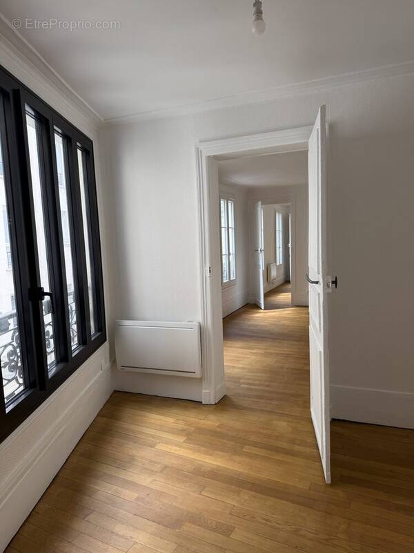 Appartement à PARIS-3E