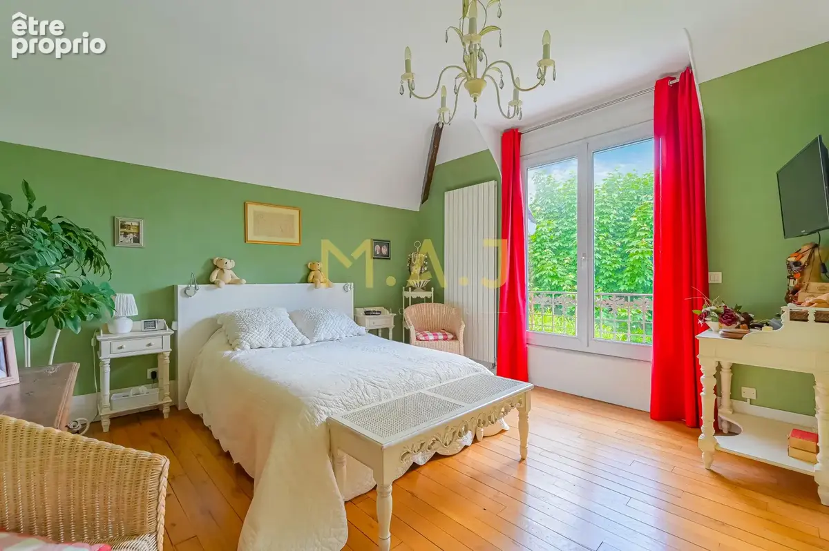 Maison 6 pièces de 130 m2 - Centre ville - photo 6