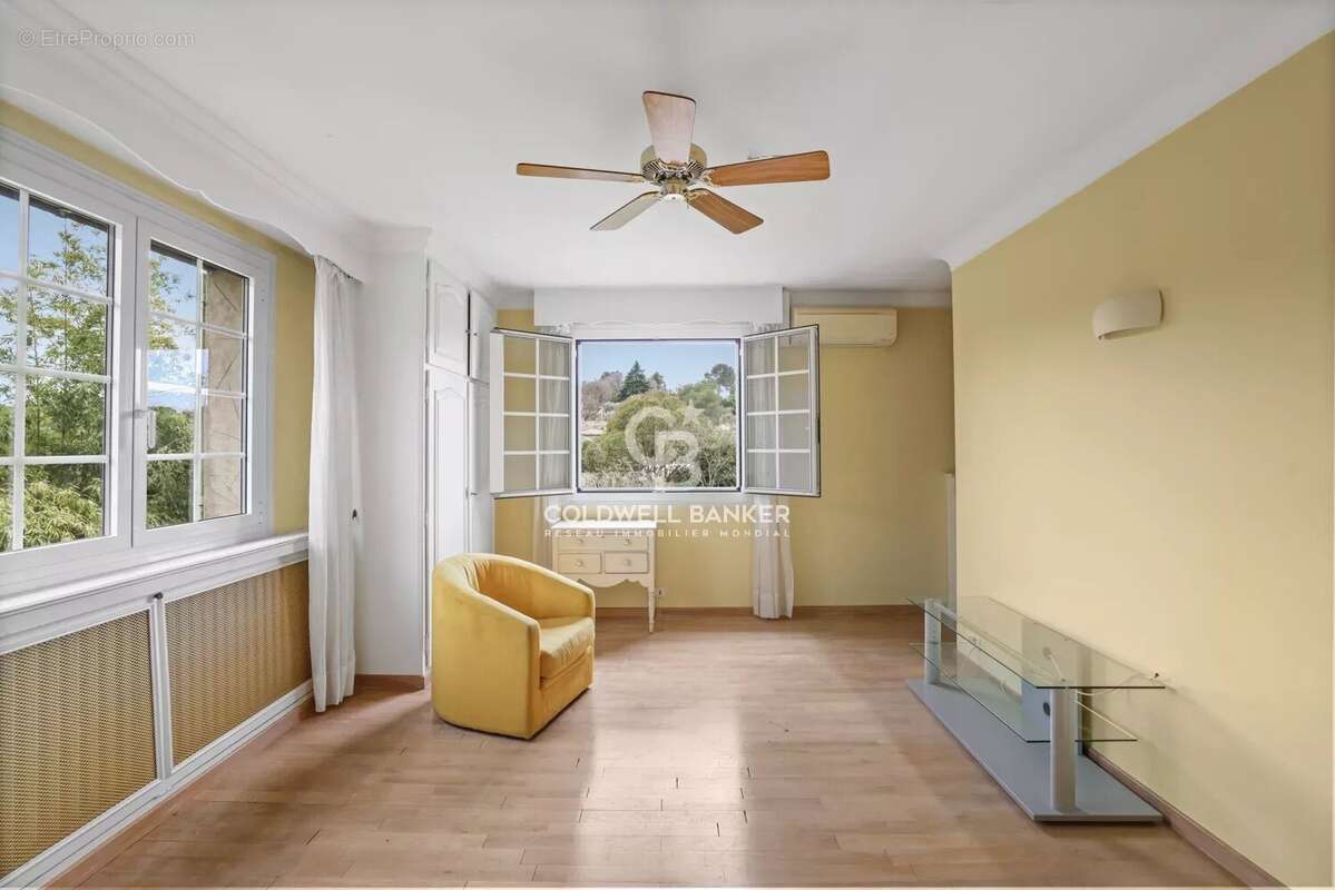Maison à MOUGINS