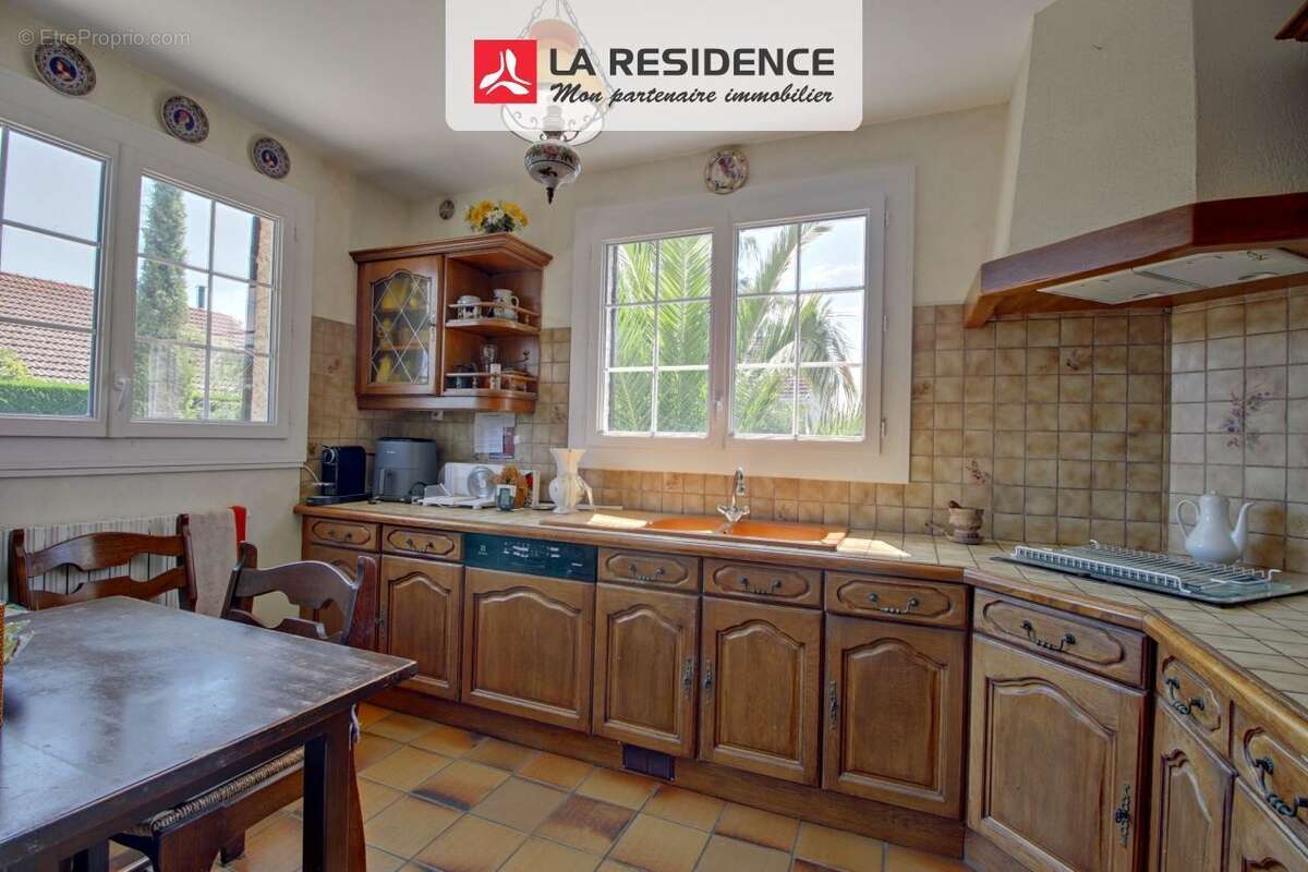 Maison à COURCELLES-SUR-SEINE