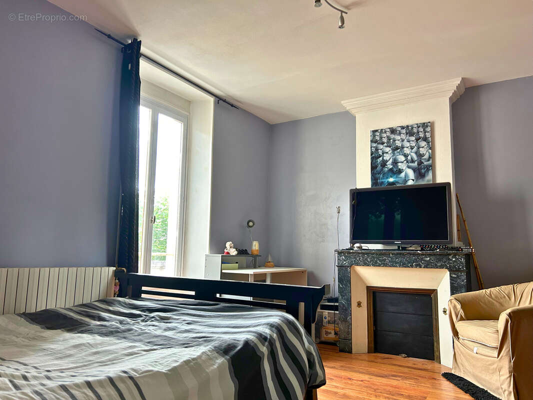 MAISON DE VILLE familiale avec 3 chambres et grande pièce de vie   Quartier Martell à COGNAC - photo 8