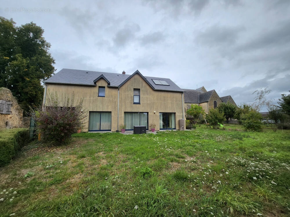 Maison à SAINT-DENIS-DU-MAINE