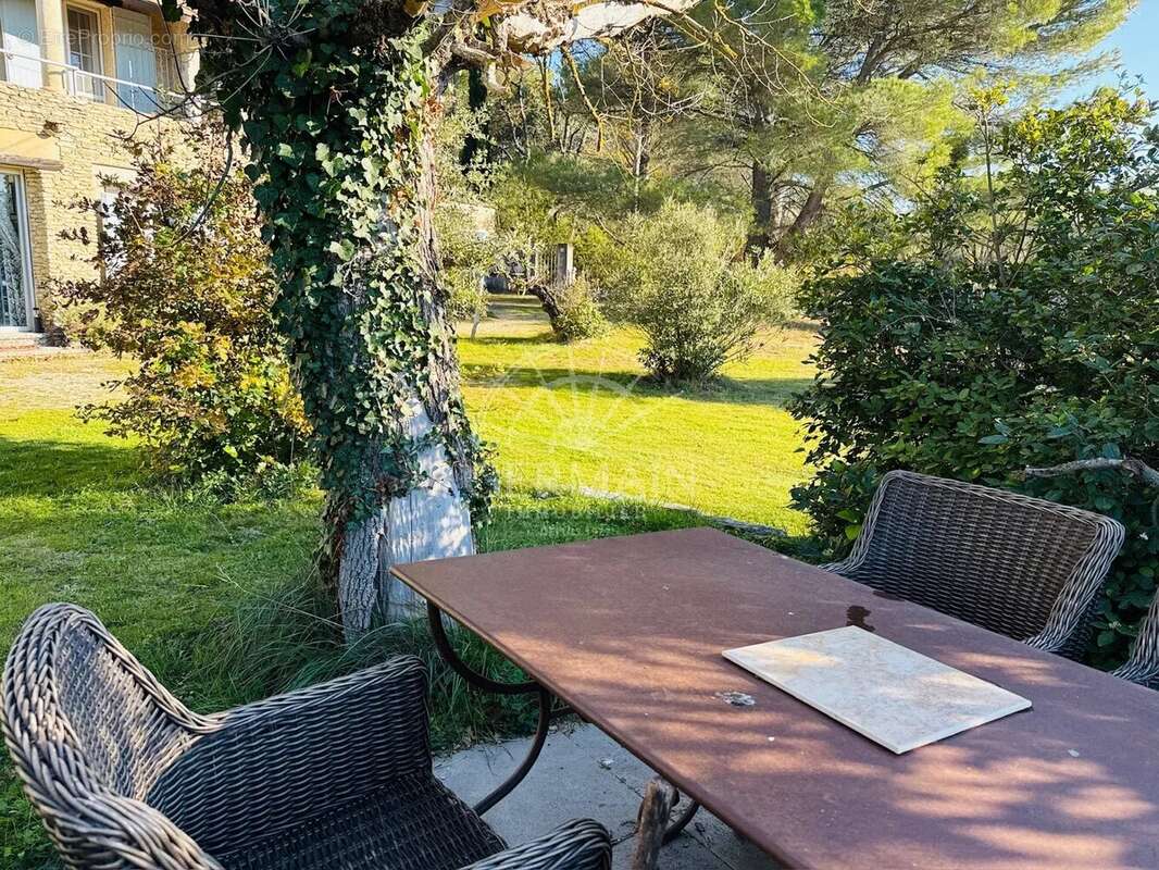 Maison à L'ISLE-SUR-LA-SORGUE