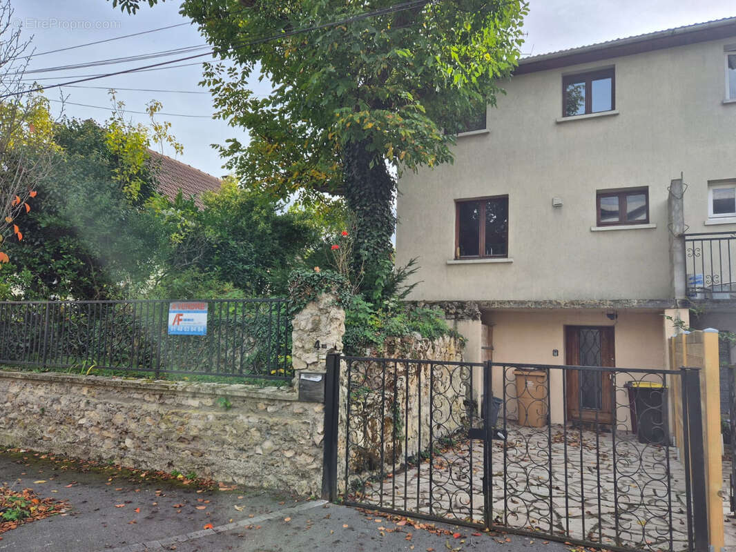Maison à VAUJOURS