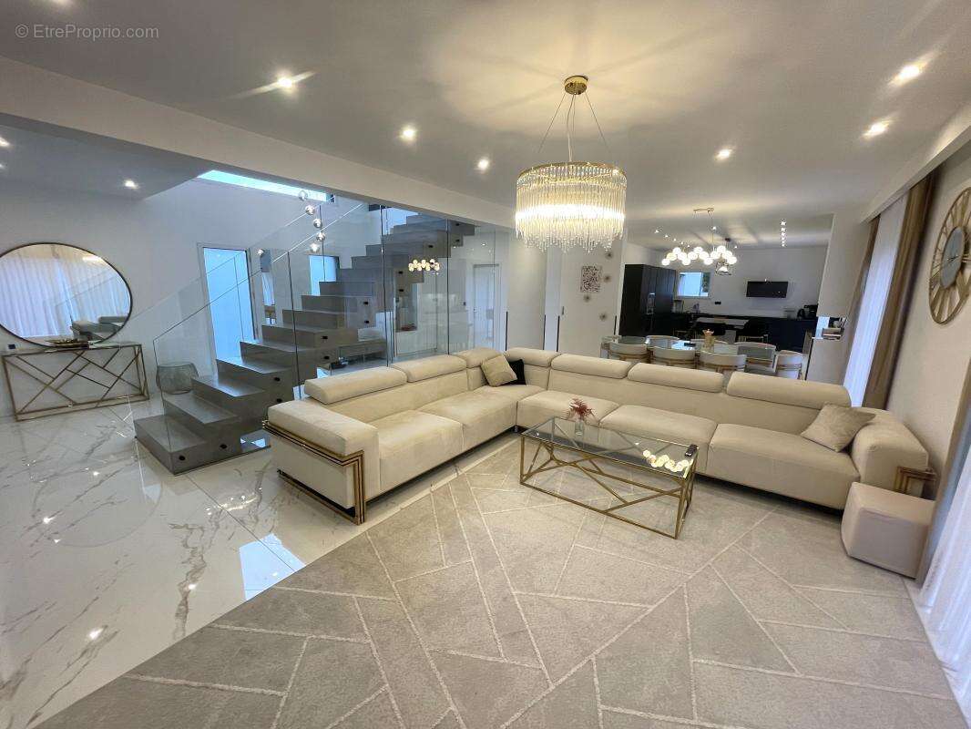 Maison à ROSNY-SUR-SEINE