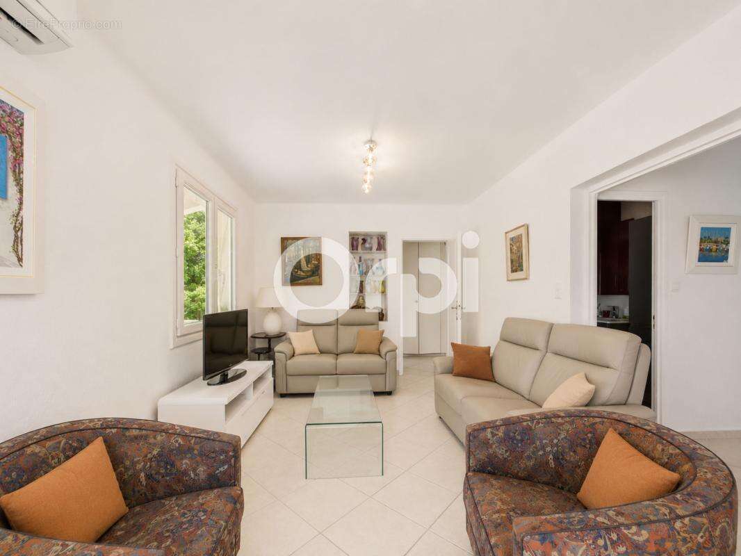 Maison individuelle - montauroux / chateau tournon - terrain paysage clos + piscine + annexes dependances - photo 3