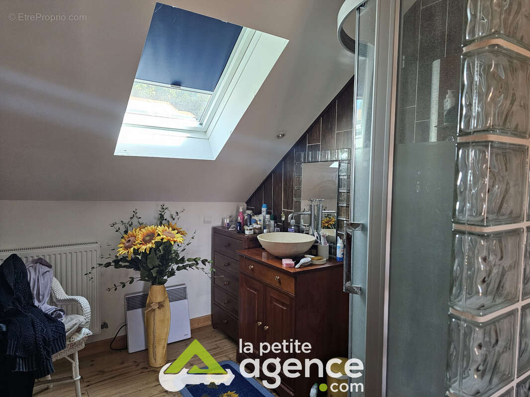 Maison à DUN-SUR-AURON