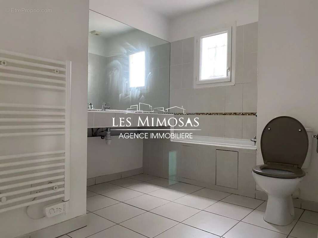 Maison à BAGNOLS-EN-FORET