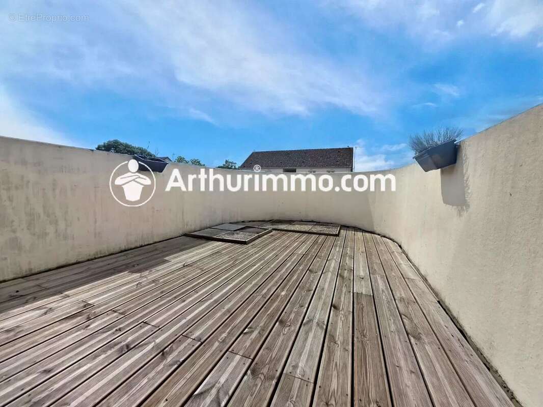 Appartement à SAVIGNY-LE-TEMPLE