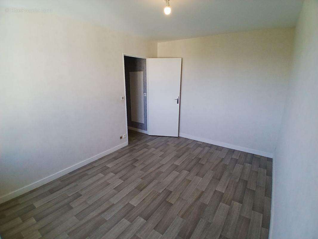 Appartement hyper-centre de Laval T3 avec balcon - photo 12