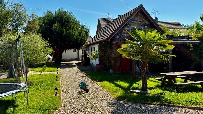 Exclusivité Capifrance – Maison individuelle de 101 m² et sa dépendance aménageable de 25 m² – Grand terrain clos de 1 980 m² av - photo 11