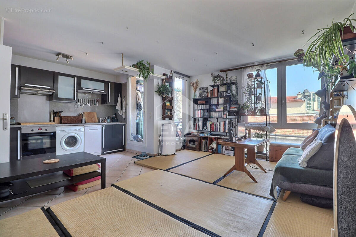 Appartement à AUBERVILLIERS