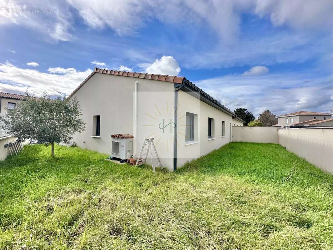 Maison à MONTELIMAR