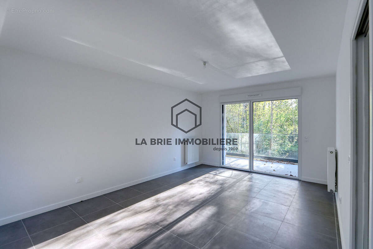 Appartement à RUBELLES