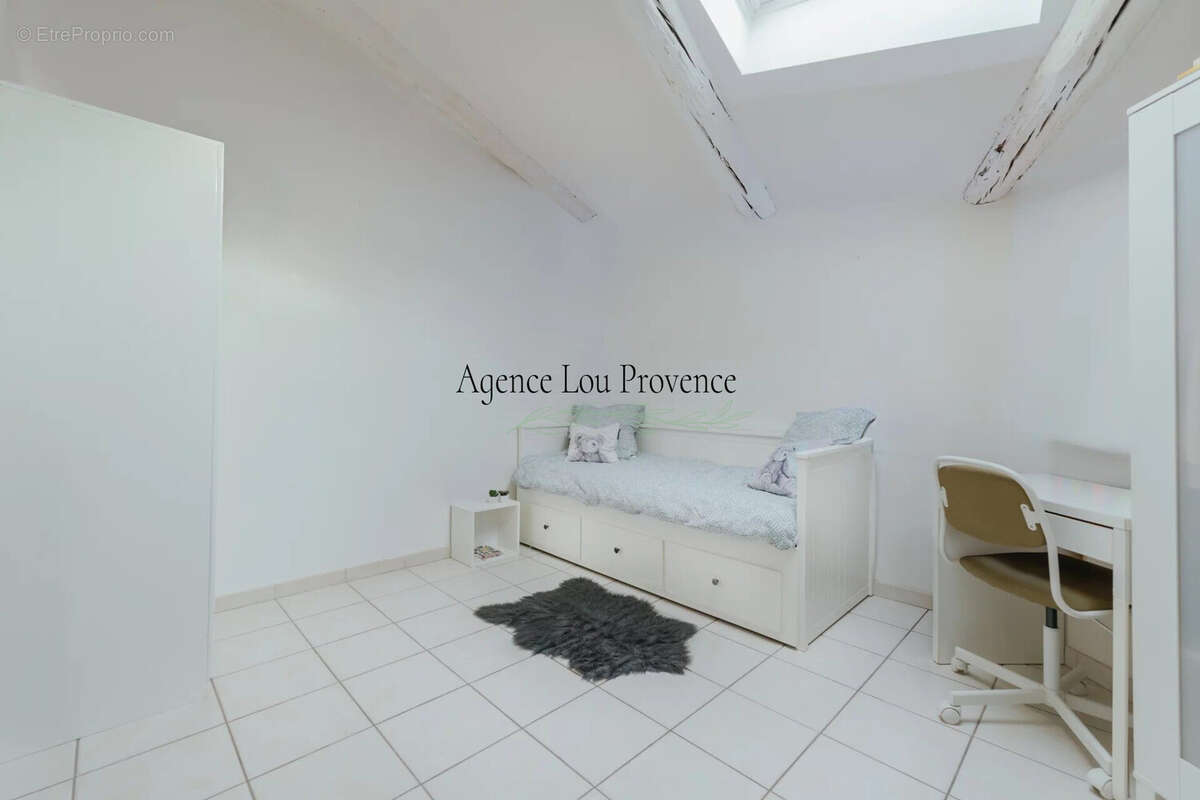 Maison 76 m² à Eyguieres  - photo 6