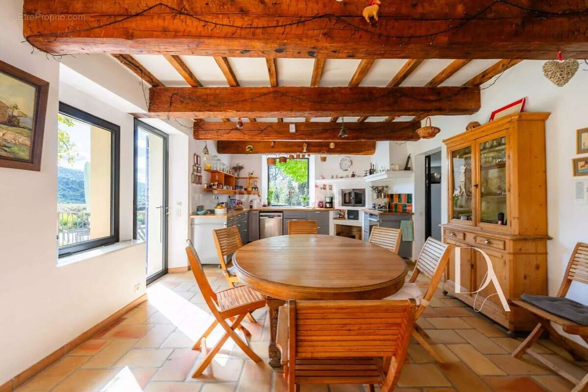 Appartement à VAUVENARGUES