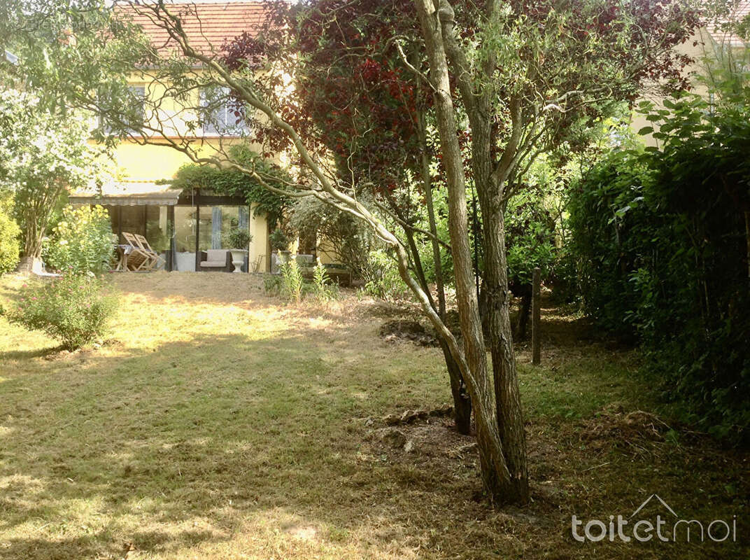 Maison à SAINT-REMY-LES-CHEVREUSE