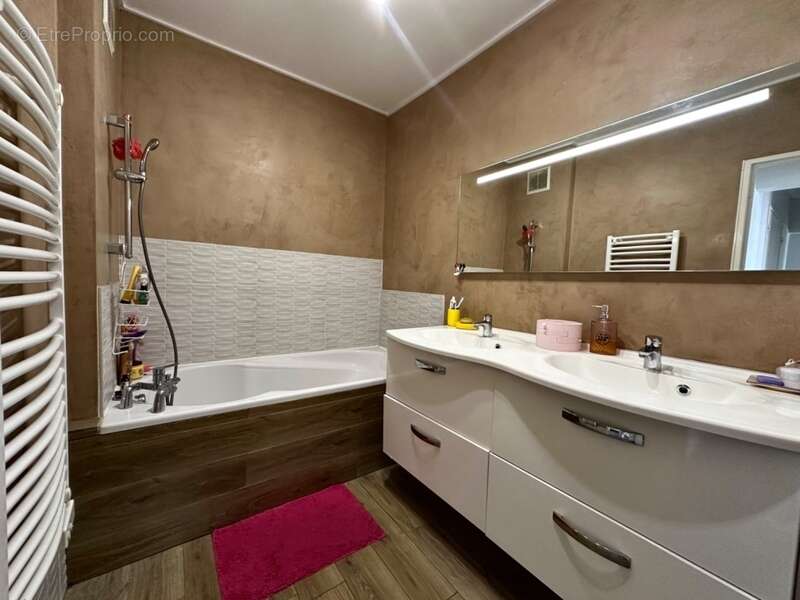 Appartement à MARSEILLE-9E