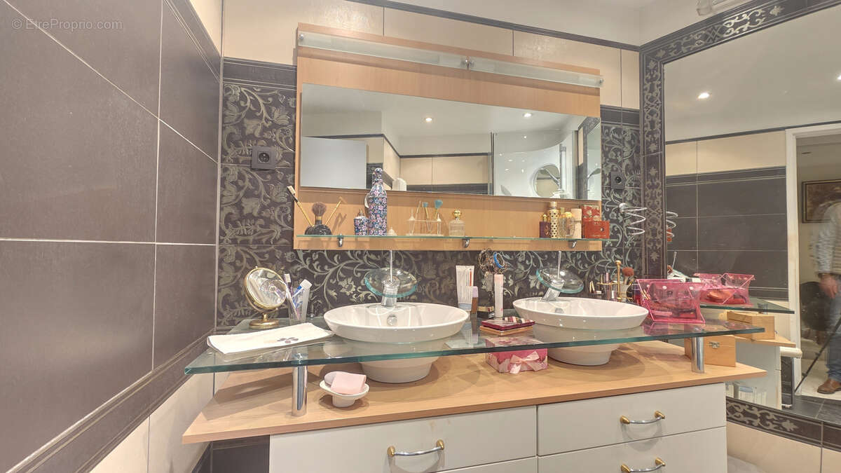 Appartement à LE CANNET