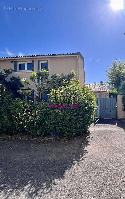 Maison à LE PONTET