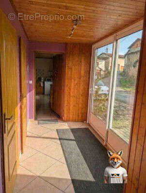 hall commun aux deux logement - Maison à MARSAC-EN-LIVRADOIS