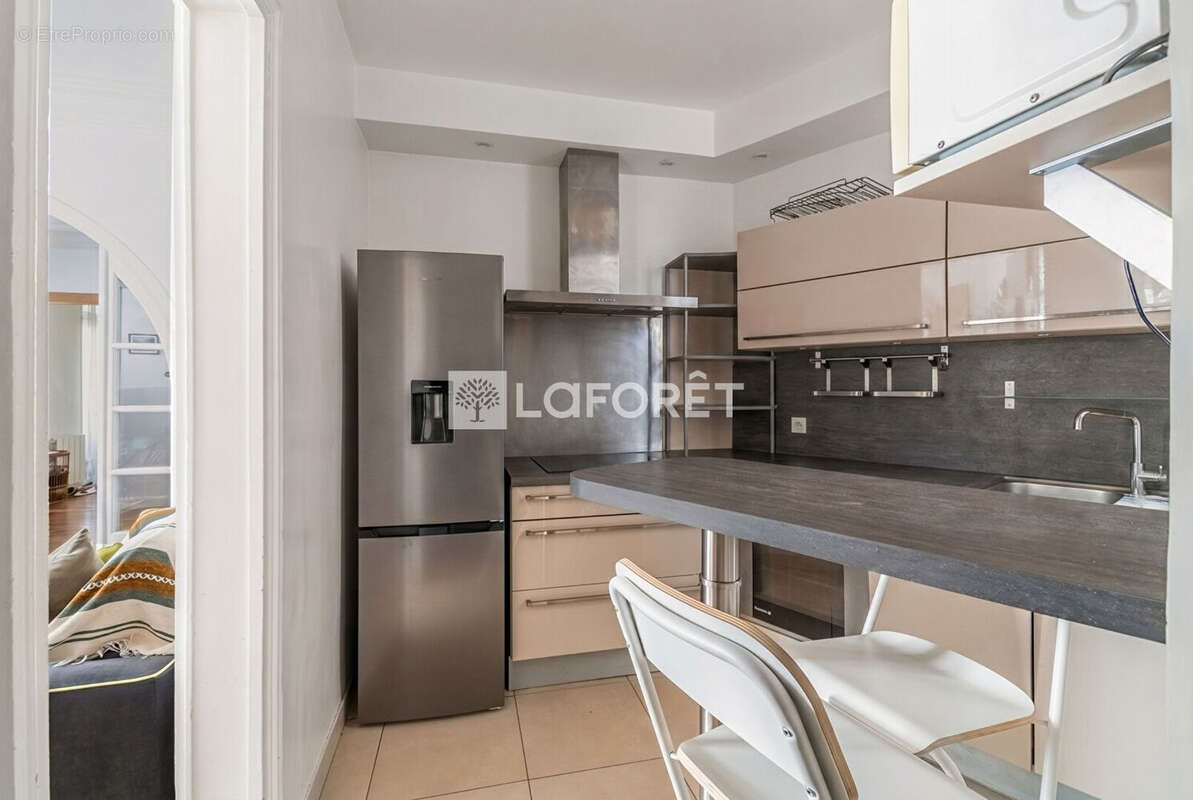 Appartement à PARIS-17E