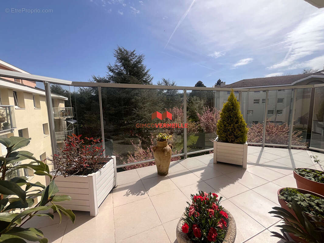 Appartement à LA CELLE-SAINT-CLOUD