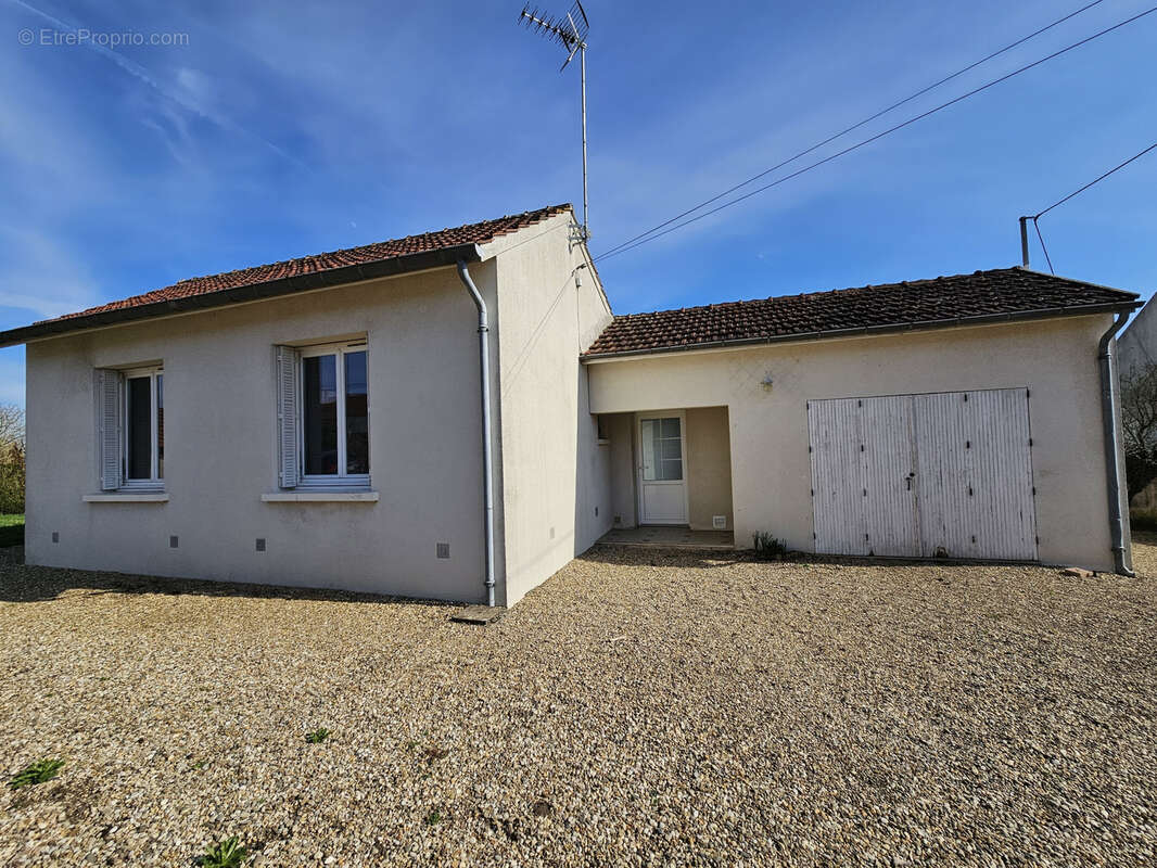 Maison à BRAGNY-SUR-SAONE