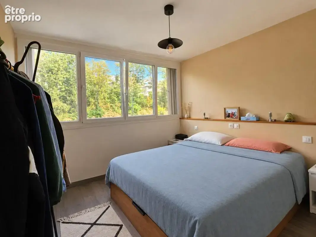 AIX-LES-BAINS – Appartement T3 de 61 m² traversant avec balcon et cave - photo 6
