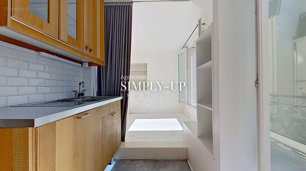 Appartement à PARIS-14E