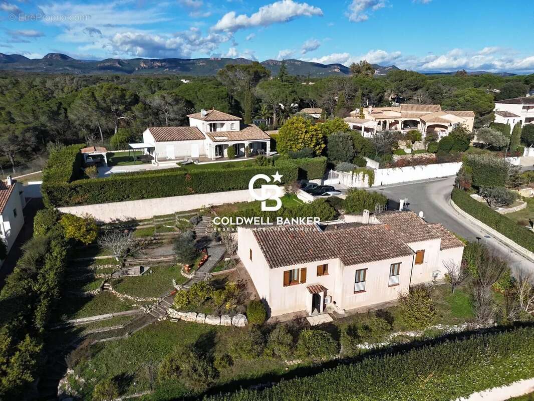 Maison à PUGET-SUR-ARGENS
