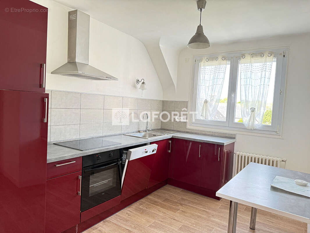 Immeuble - 160 m² - 1 local commercial - 2 appartements T2 - rénové récemment - photo 3