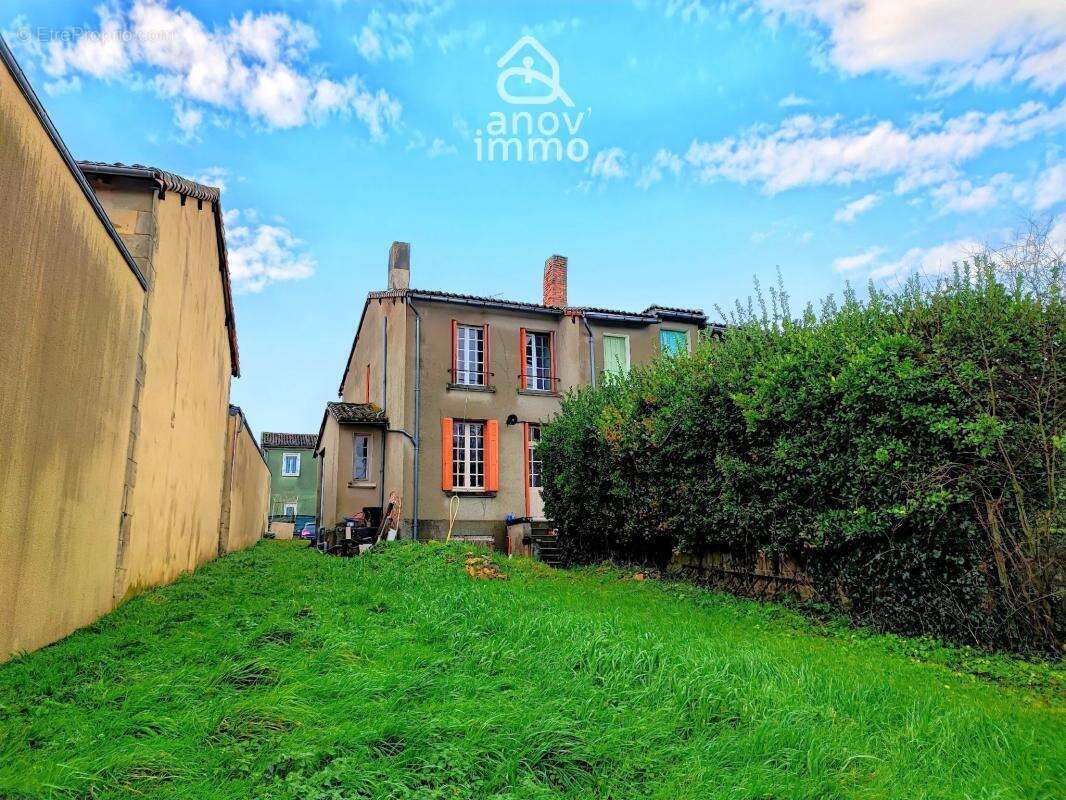 Charmante maison de bourg avec jardin, cave et 2 chambres - photo 2