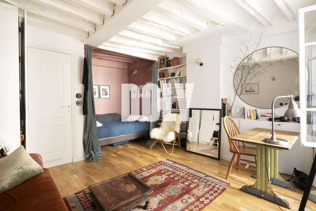 Appartement à PARIS-3E