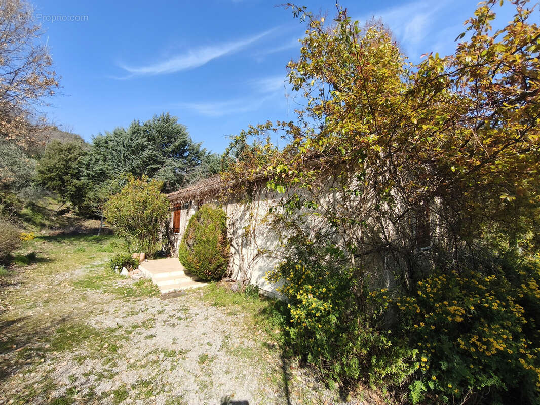 Maison à MONTFERRAT
