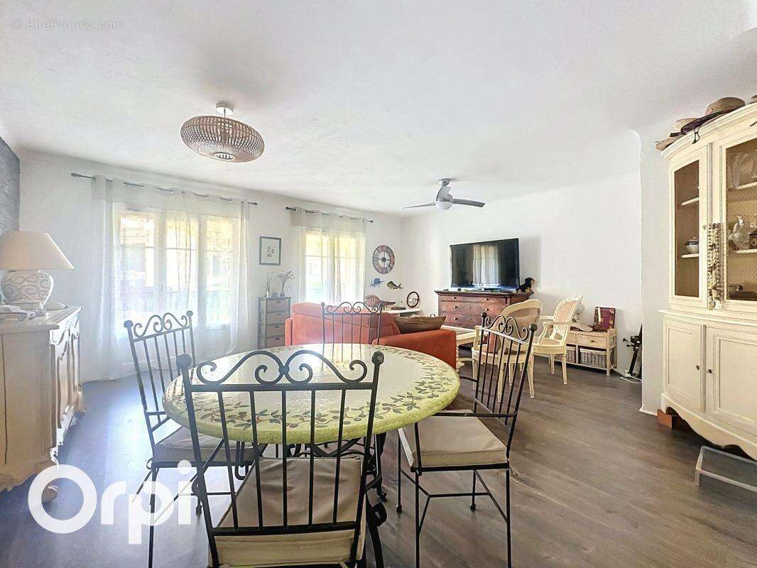 Appartement à VILLENEUVE-LOUBET