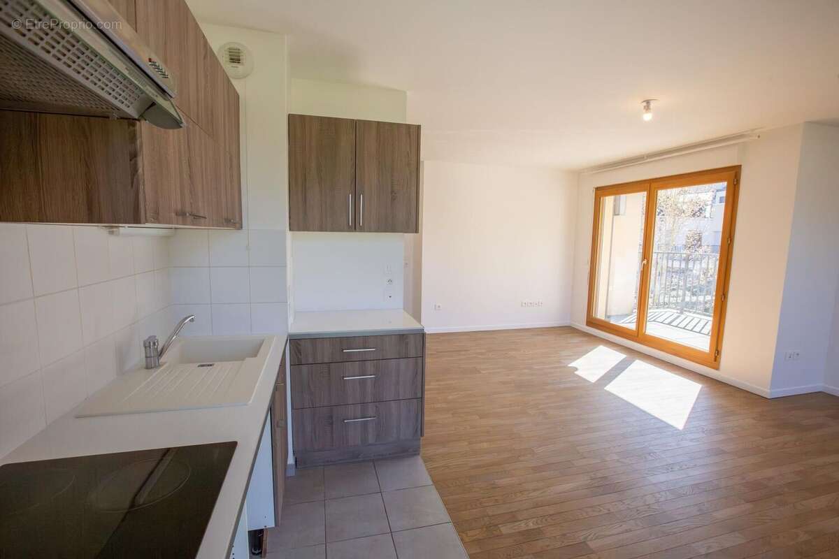 Photo 5 - Appartement à LE MESNIL-SAINT-DENIS