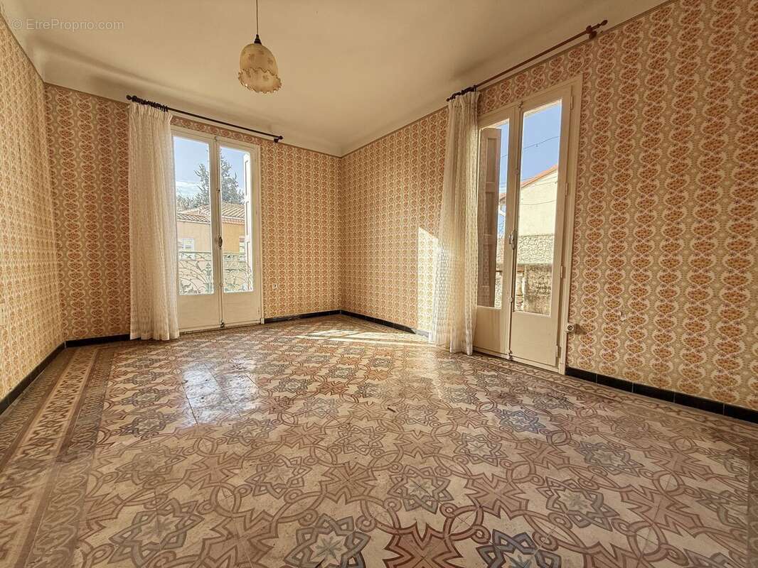 Maison à VILLENEUVE-LA-RIVIERE