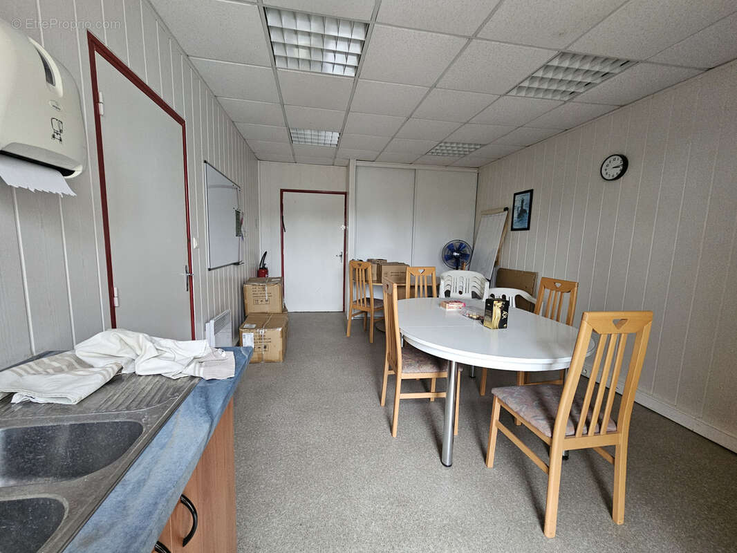 Commerce à CHAMBRETAUD