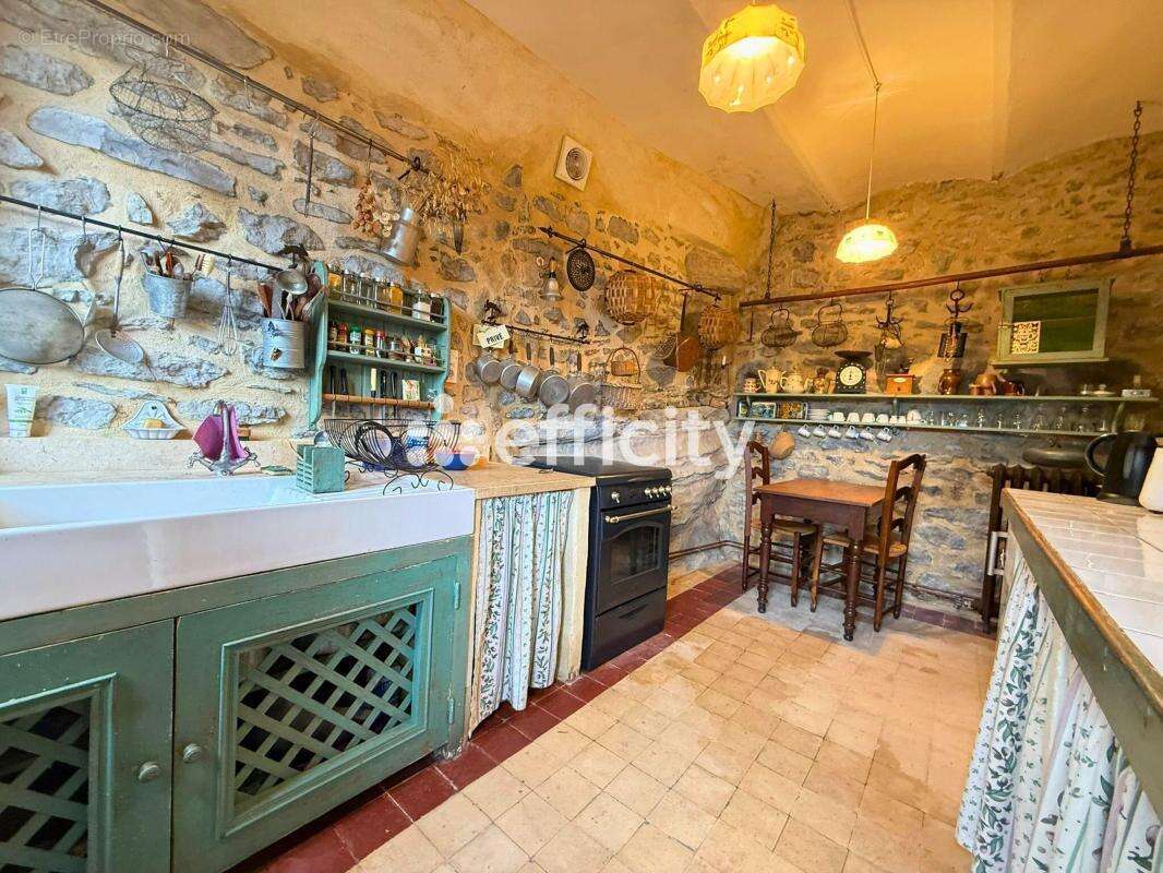 Maison 73 m² à Vesseaux  - photo 5