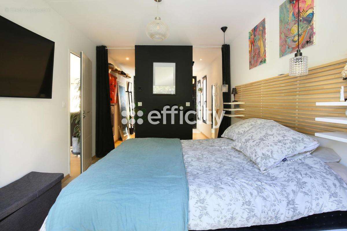 Maison à SAINTE-FOY-D&#039;AIGREFEUILLE