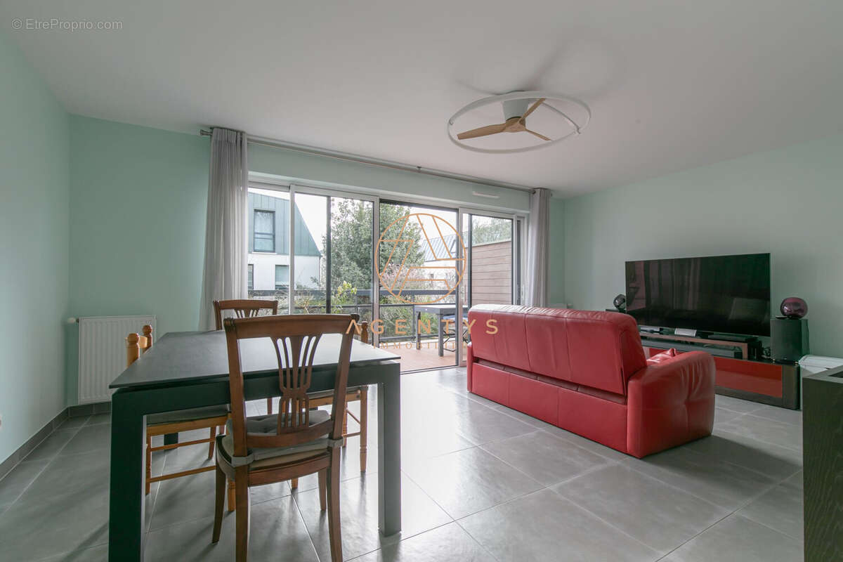 Appartement à SAINT-MAUR-DES-FOSSES