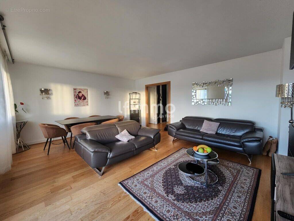 Appartement à SAINT-MAUR-DES-FOSSES