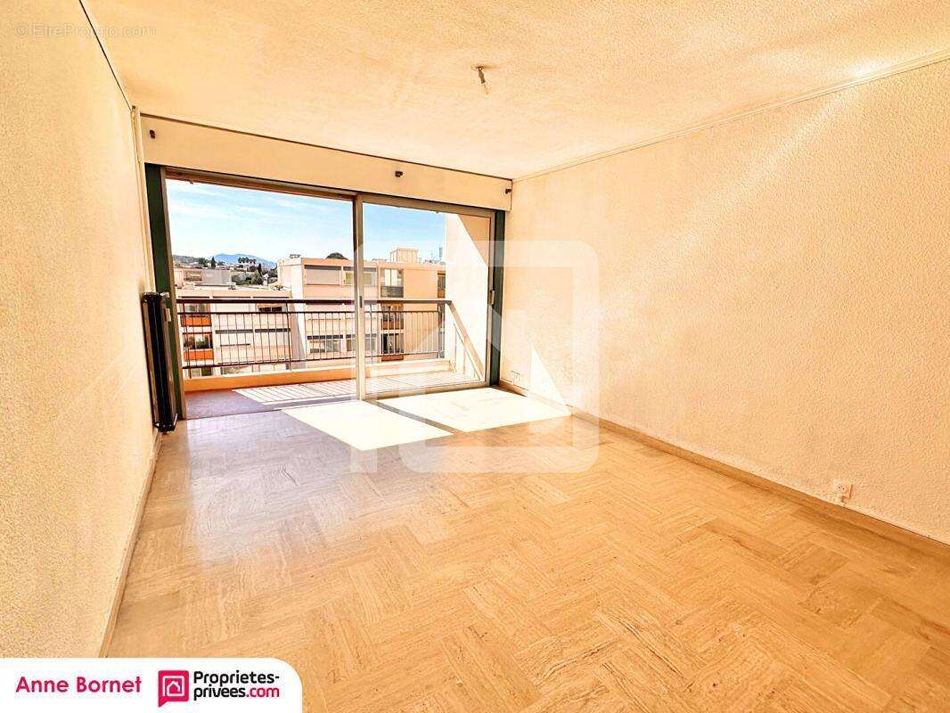 Appartement à LE CANNET