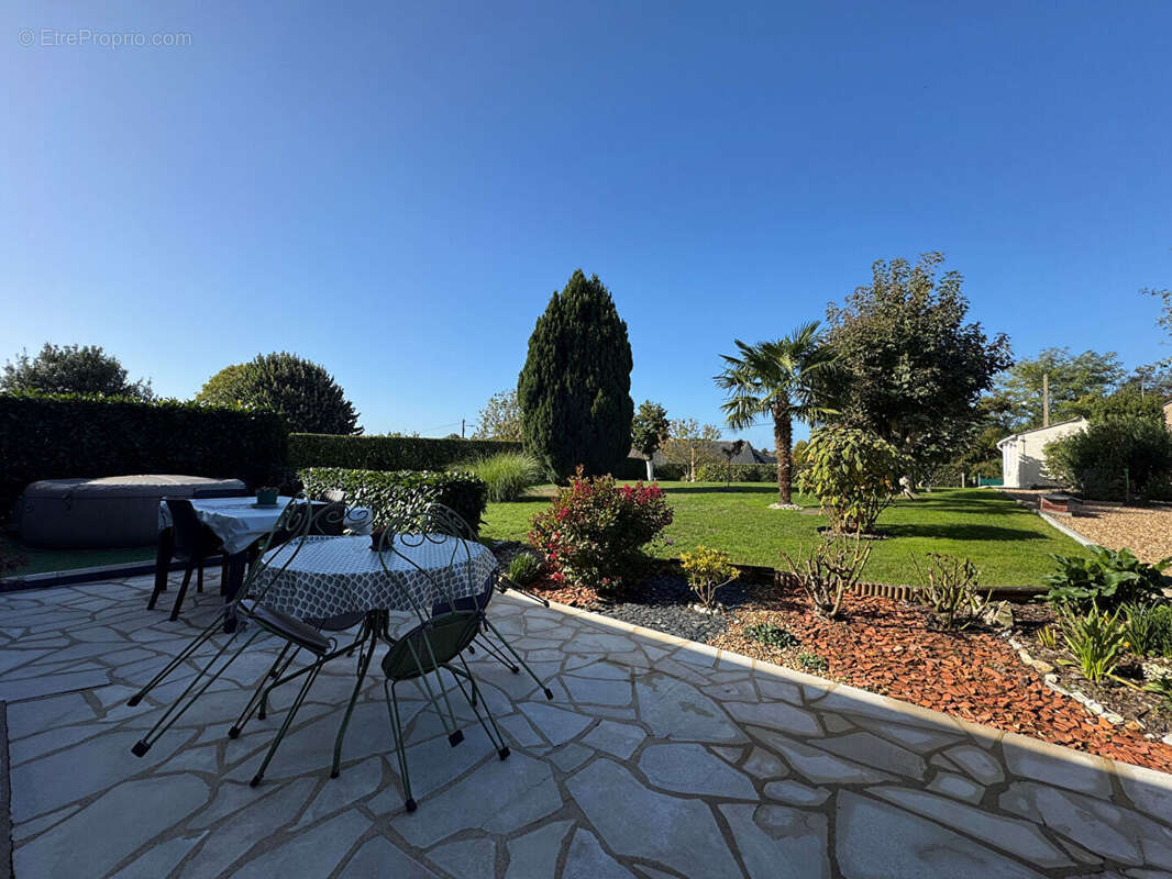 Maison à CHATEAUNEUF-SUR-SARTHE