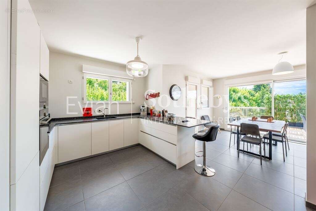 Appartement à EVIAN-LES-BAINS