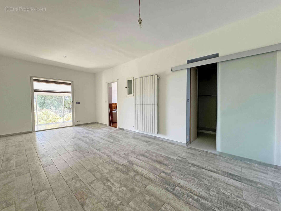 Maison à TOURRETTES-SUR-LOUP