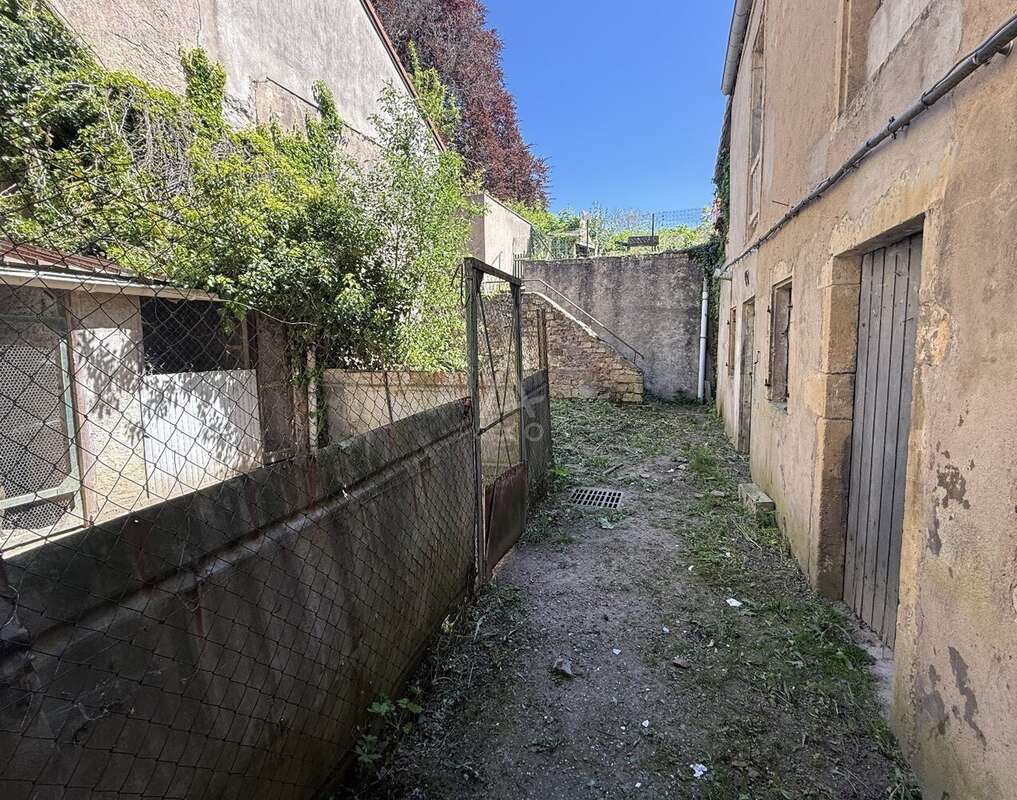 Maison à JOUY-AUX-ARCHES