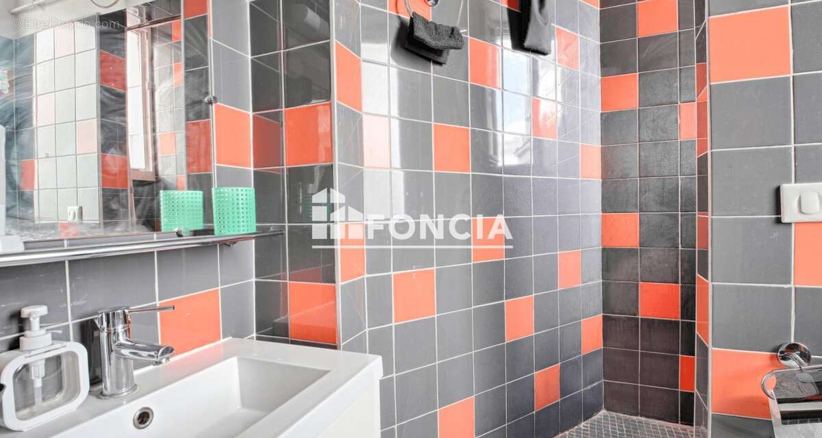 Appartement à PARIS-20E